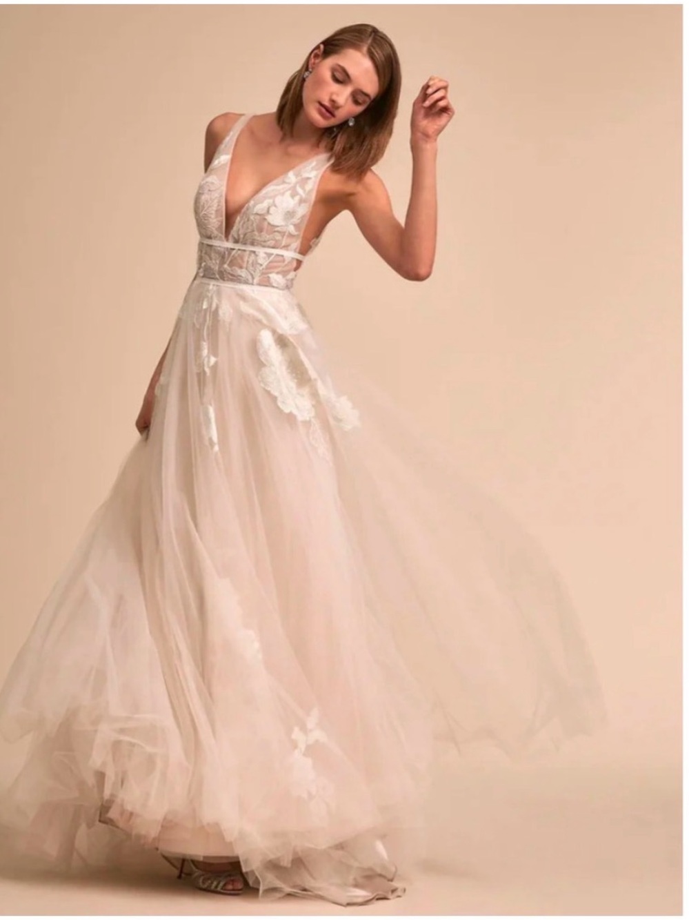 Willowby by Watters Galatea Lace Tulle Wedding Gown with vail